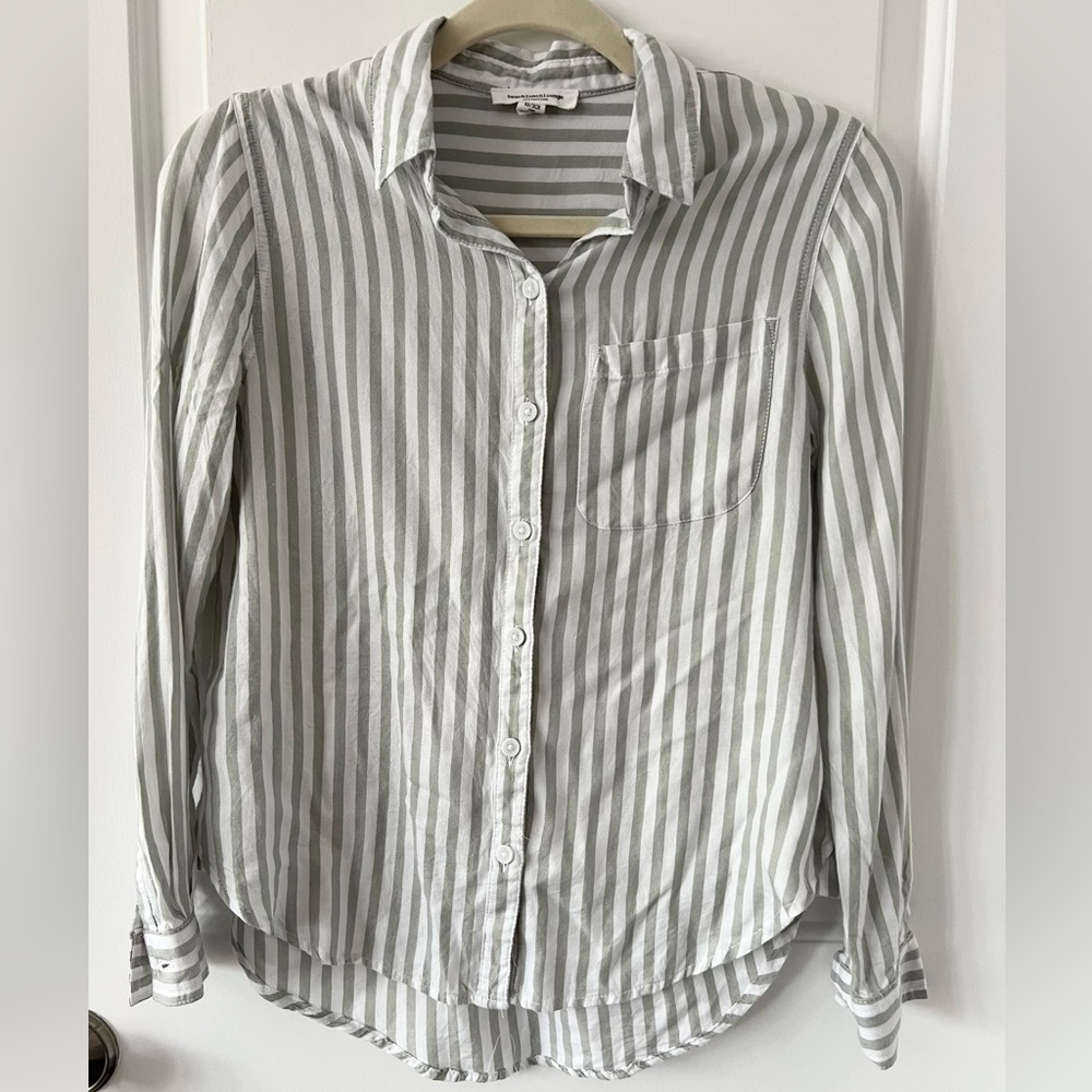 beachlunchlounge Arielle Hillside Green striped button down shirt | size xs